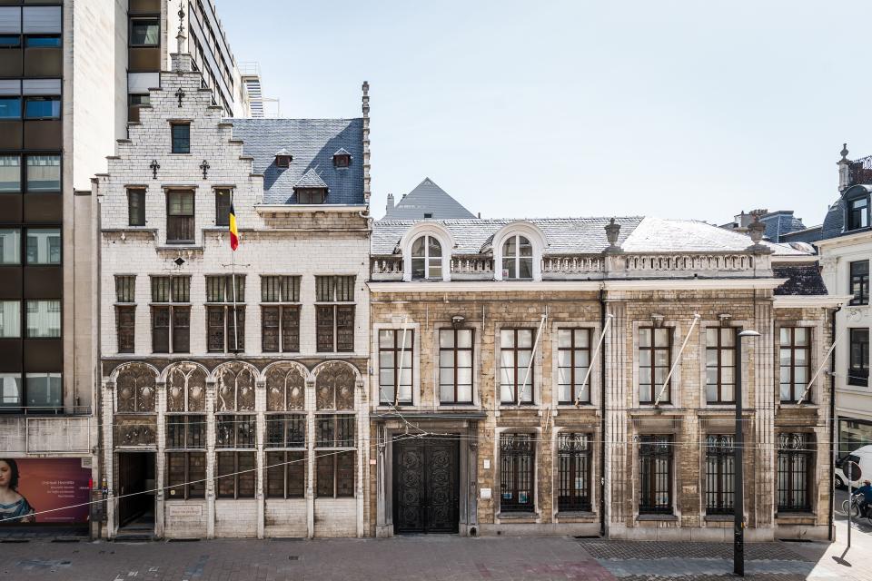 gevel Museum Mayer van den Bergh
